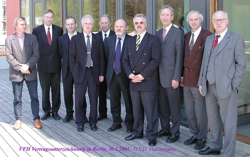 2001_Berlin_VFH_Vertragsunterzeichnung